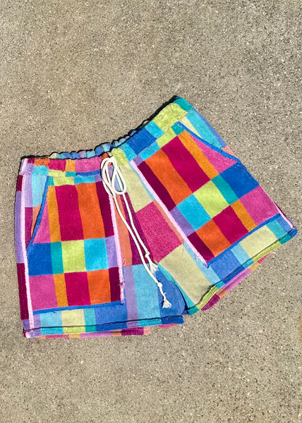 Checkered beach towel short